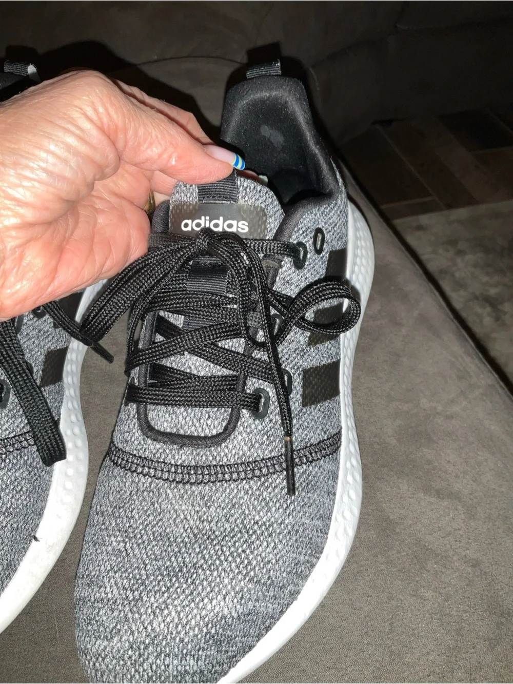 adidas Cloudfoam Men’s Grey Knit Sneakers with Black Accents Sz 8